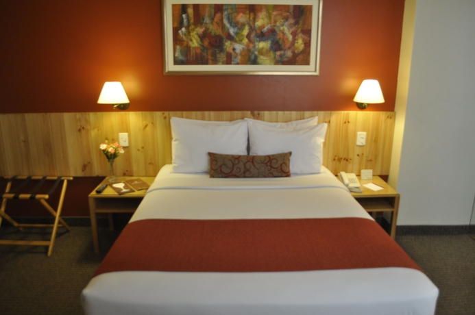 Imagen de la habitación del Hotel Qorianka. Foto 16