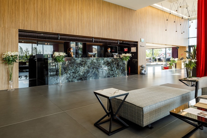 Imagen de los interiores del Hotel Qosmo Brasov. Foto 18