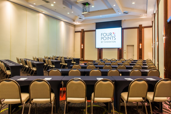 Imagen de los interiores del Hotel Qoya Curitiba. Foto 10