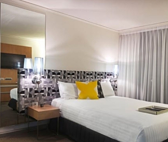 Imagen de la habitación del Hotel Qt Canberra. Foto 11