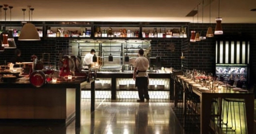 Imagen del bar/restaurante del Hotel Qt Canberra. Foto 8