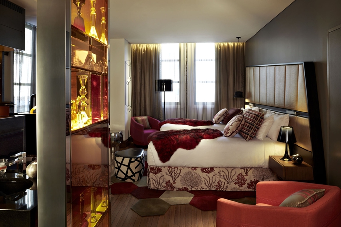 Imagen de la habitación del Hotel Qt Sydney. Foto 3