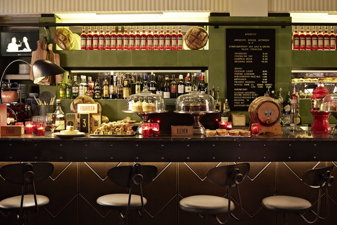 Imagen del bar/restaurante del Hotel Qt Sydney. Foto 1
