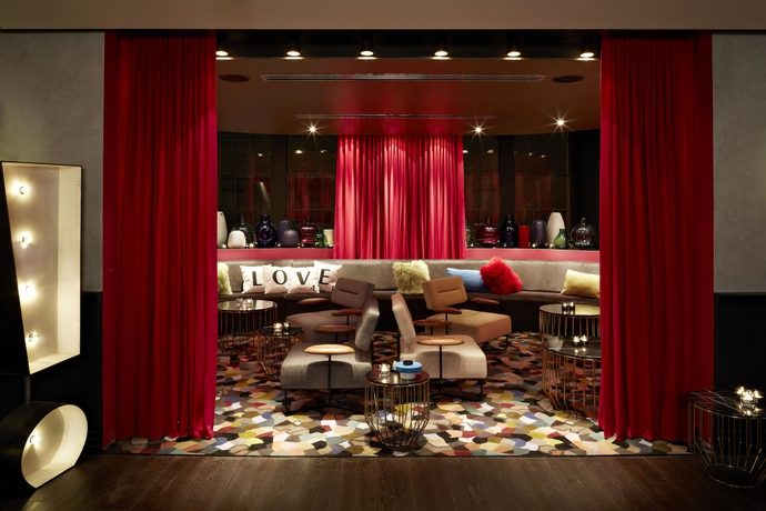 Imagen de los interiores del Hotel Qt Sydney. Foto 12