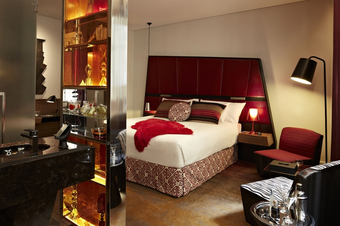 Imagen de la habitación del Hotel Qt Sydney. Foto 9