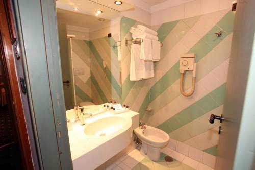 Imagen de la habitación del Hotel Quadrifoglio, Casarea. Foto 4