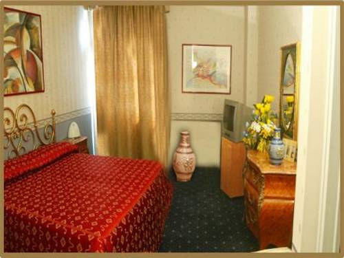 Imagen de la habitación del Hotel Quadrifoglio, Casarea. Foto 6