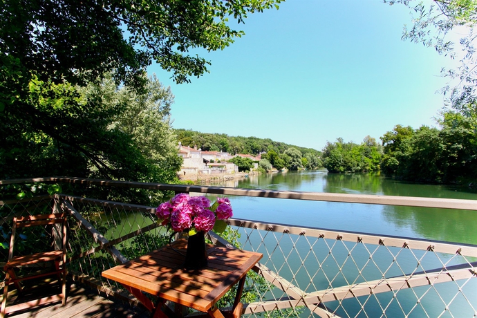 Imagen de la habitación del Hotel Quai Des Pontis. Foto 4