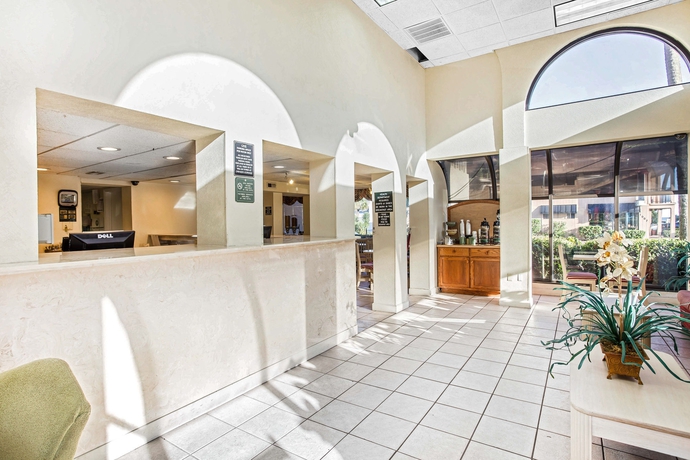 Imagen de los interiores del Hotel Quail Inn and Suites. Foto 14