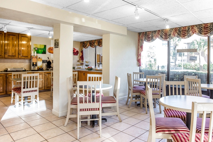 Imagen del bar/restaurante del Hotel Quail Inn and Suites. Foto 3