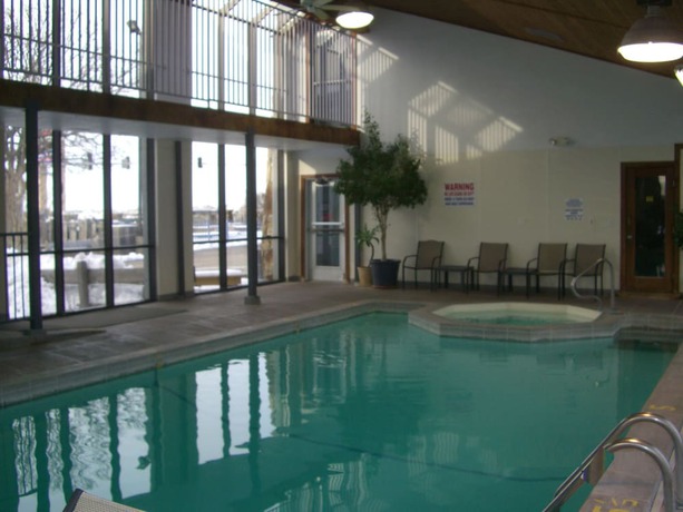 Imagen de la piscina del Hotel Quails Nest Inn And Suites. Foto 17