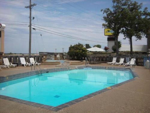 Imagen general del Hotel Quail\'s Nest Inn & Suites. Foto 2
