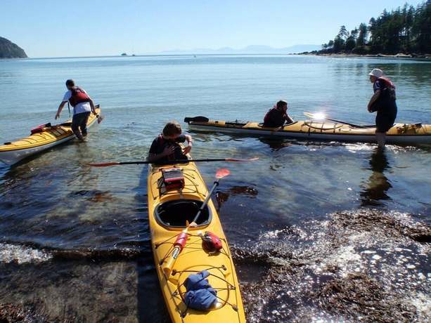 Imagen de los exteriores del Hotel Qualicum Bay Resort. Foto 17