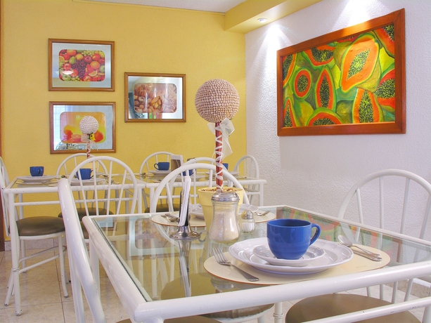 Imagen del bar/restaurante del Hotel Qualitel Plus. Foto 3