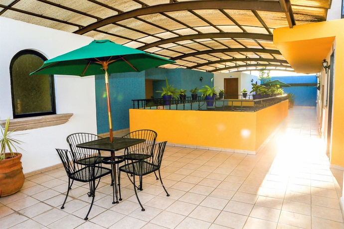 Imagen de los exteriores del Hotel Qualitel Plus. Foto 9