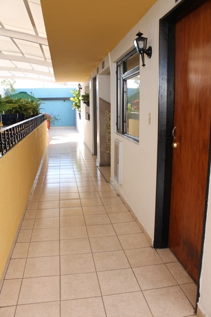 Imagen de los exteriores del Hotel Qualitel Plus. Foto 10