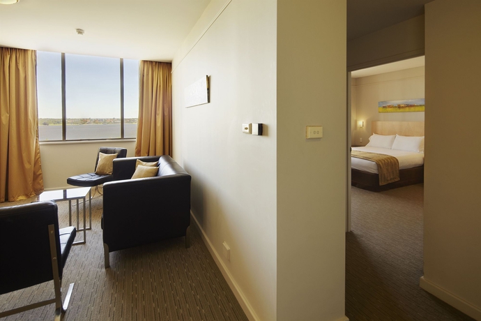 Imagen de los interiores del Hotel Quality Ambassador Perth. Foto 13