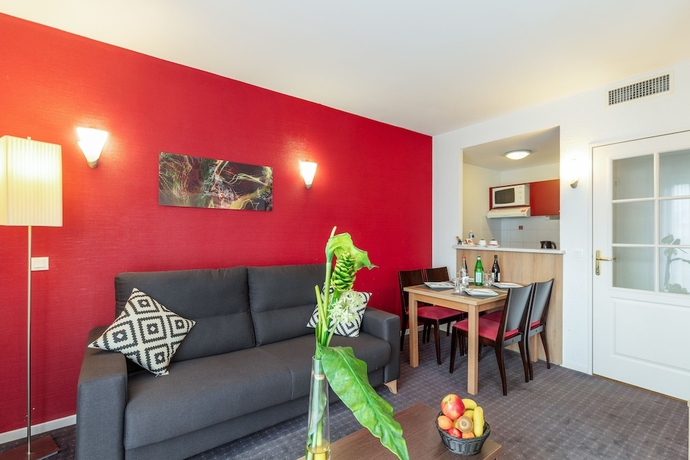 Imagen de la habitación del Hotel Quality Aparthotel Divonne - Portes de Geneve. Foto 6