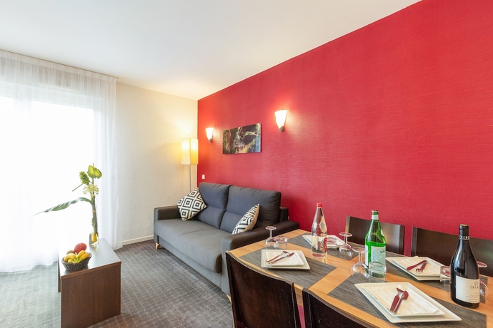 Imagen de la habitación del Hotel Quality Aparthotel Divonne - Portes de Geneve. Foto 9