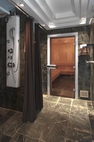 Imagen de la piscina del Hotel Quality Carlia. Foto 8