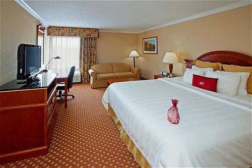 Imagen de la habitación del Hotel Quality Conference Center Cincinnati Blue Ash. Foto 9