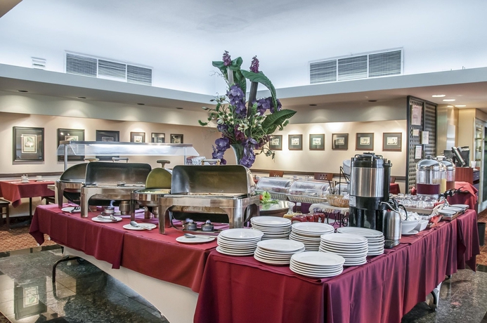 Imagen del bar/restaurante del Hotel Quality Dorval. Foto 3