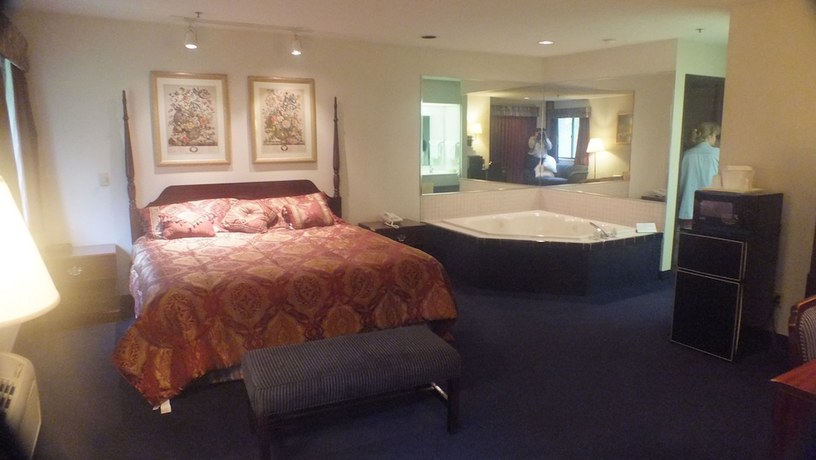 Imagen de la habitación del Hotel Quality Express Inn and Suites. Foto 2