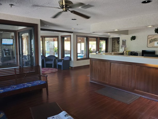 Imagen de los interiores del Hotel Quality Express Inn and Suites. Foto 19