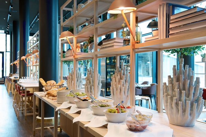 Imagen del bar/restaurante del Hotel Quality Globe. Foto 2