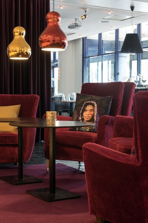 Imagen del bar/restaurante del Hotel Quality Grand Boras. Foto 2