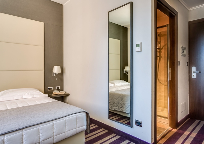 Imagen de la habitación del Hotel Quality Green Palace. Foto 9