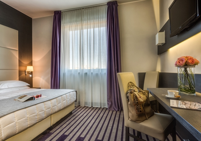 Imagen de la habitación del Hotel Quality Green Palace. Foto 12