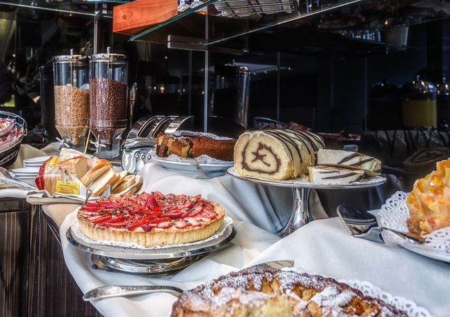 Imagen del bar/restaurante del Hotel Quality Green Palace. Foto 7