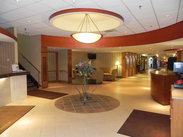 Imagen de los interiores del Hotel Quality Hotel & Suites Niagara Falls. Foto 12