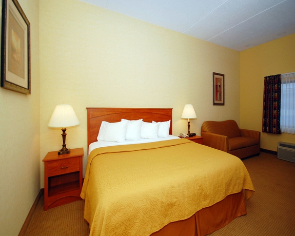 Imagen de la habitación del Hotel Quality Hotel & Suites Niagara Falls. Foto 9