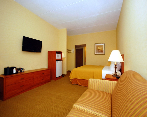 Imagen de los interiores del Hotel Quality Hotel & Suites Niagara Falls. Foto 14