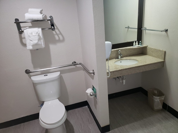 Imagen de la habitación del Hotel Quality Inn Airport East. Foto 3