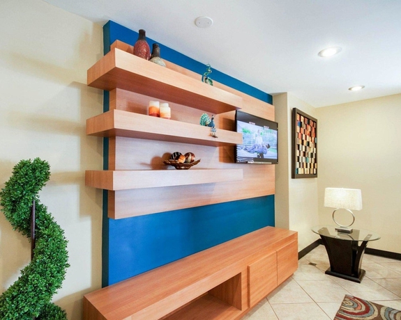 Imagen de los interiores del Hotel Quality Inn Airport East. Foto 15