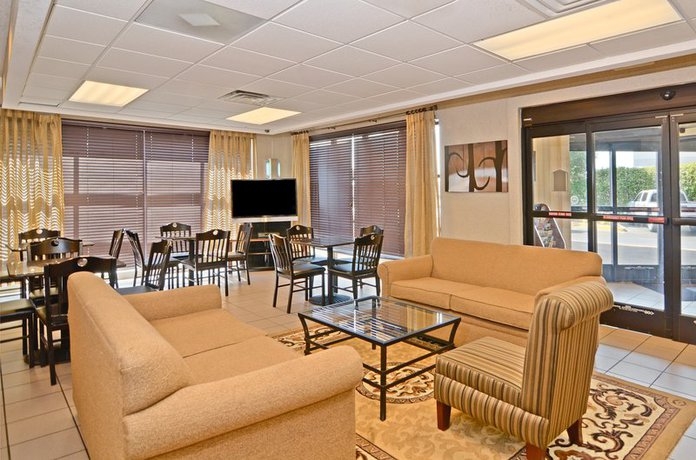 Imagen de los interiores del Hotel Quality Inn Airport I-240. Foto 5