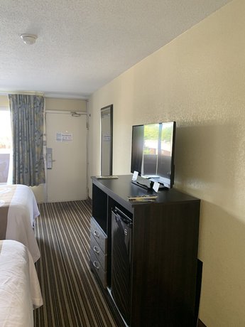 Imagen de la habitación del Hotel Quality Inn Airport South. Foto 7