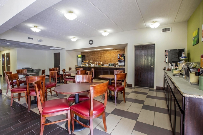 Imagen del bar/restaurante del Hotel Quality Inn Airport - Southeast. Foto 3