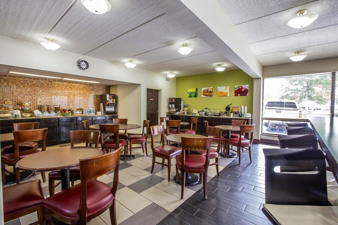 Imagen del bar/restaurante del Hotel Quality Inn Airport - Southeast. Foto 5