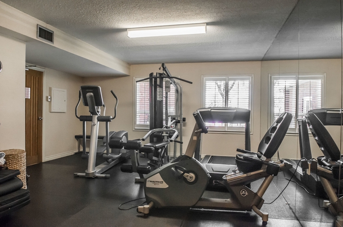 Imagen de los interiores del Hotel Quality Inn Airport West. Foto 12