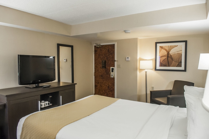 Imagen de la habitación del Hotel Quality Inn Airport West. Foto 10