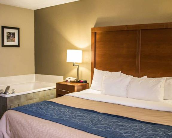 Imagen de la habitación del Hotel Quality Inn, Akron. Foto 11