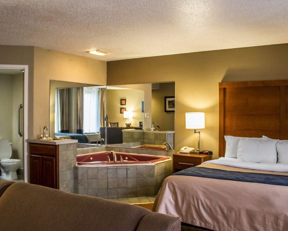 Imagen de la habitación del Hotel Quality Inn, Akron. Foto 16