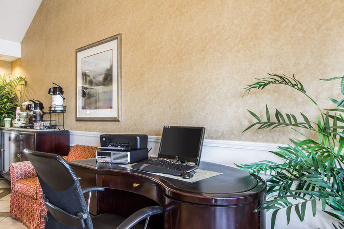 Imagen de los interiores del Hotel Quality Inn Albertville Us 431. Foto 10