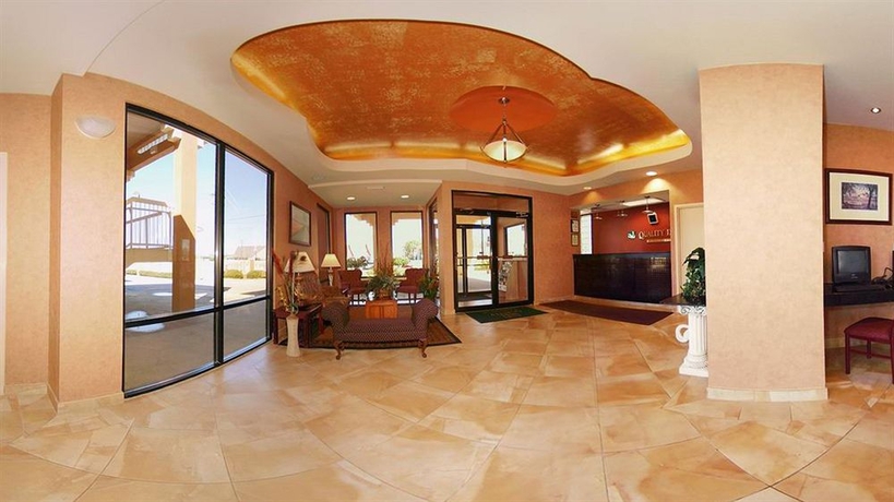 Imagen de los interiores del Hotel Quality Inn Alexandria. Foto 5