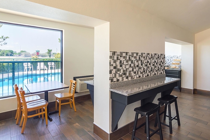 Imagen de la piscina del Hotel Quality Inn, Amarillo . Foto 19