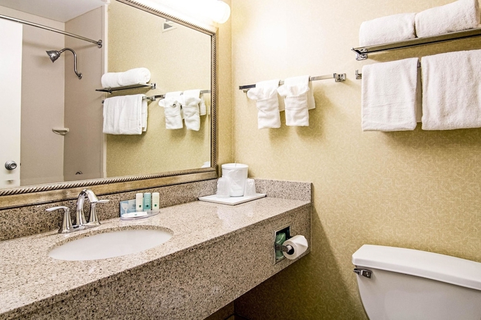 Imagen de la habitación del Hotel Quality Inn And Conference Center, Fremont. Foto 14